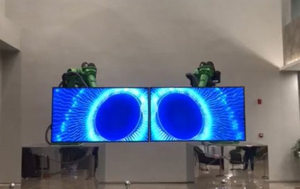 機(jī)械臂動(dòng)態(tài)拼接屏展示